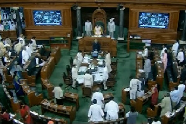 Opposition parties raise slogans against union govt in parliament 