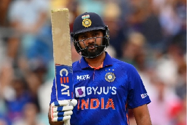 Injury scare for India as Rohit Sharma retires hurt in third T20I