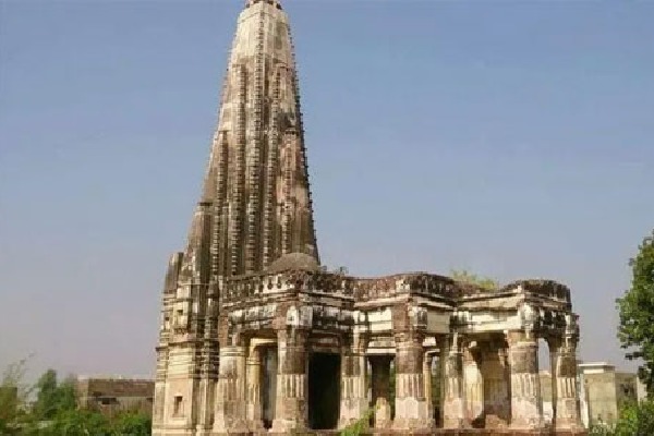 Ancient Hindu temple in Pakistan to be restored after eviction of illegal occupants