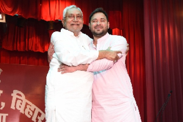 Nitish takes oath as Bihar CM for 8th time, Tejashwi again becomes dy CM