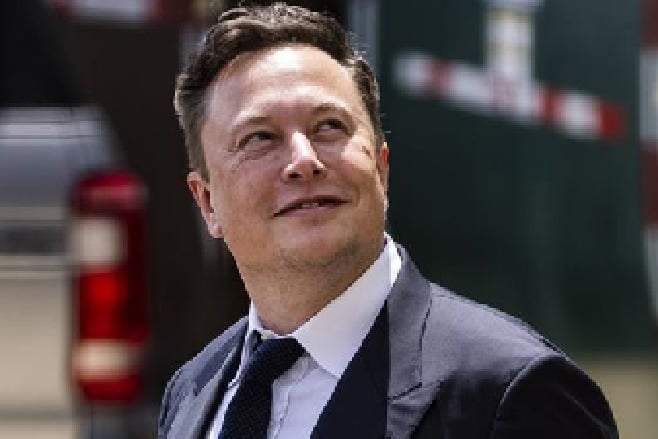 Elon Musk sells nearly 7 billion dollars Tesla shares amid Twitter legal battle