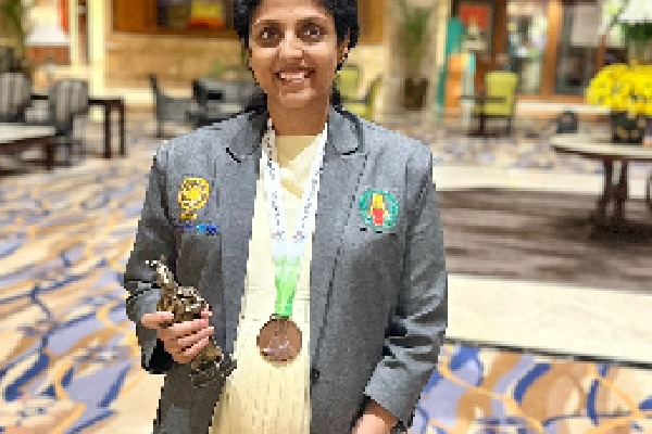 Harika Dronavalli wins bronze medal in chess olympiad with 9 months pregnancy