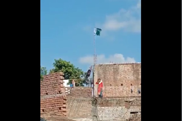 Youth arrested in Uttar Pradesh as he hoisted Pakistan flag 