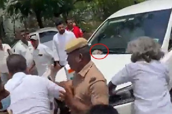BJP supporter hurls slipper at Tamil Nadu minister Thiagarajans car