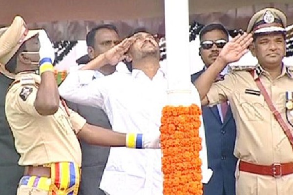Jagan Attended to independence day celebrations