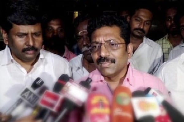 BJP expels its Madurai chief day after party workers hurled slippers at DMK minister