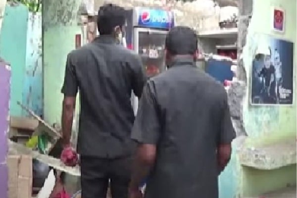 Vizag: Explosion at tiffin centre in Gajuwaka, bomb squad pressed