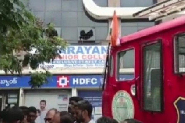 Hyd: Narayana College student sets himself on fire in principal’s office over fee row 