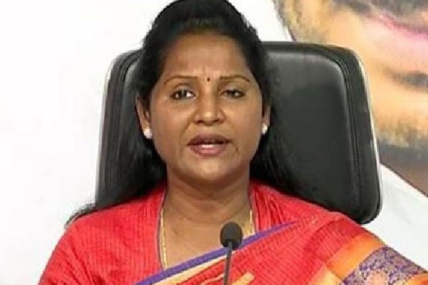 vundavalli sridevi protest against own party leader sucharitha