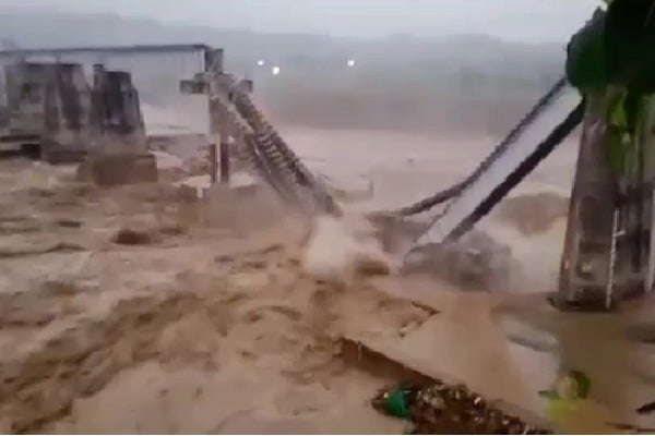 Railway bridge on Chakki river collapses amid heavy rainfall in Himachal Pradesh