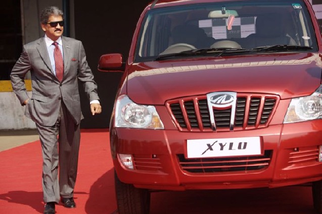 Interesting car shaped gate intrigues Anand Mahindra leaves him with questionsb
