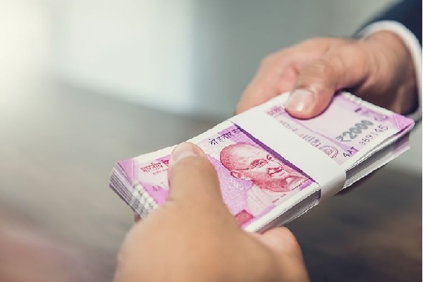 Income tax department to monitor cash transactions above limit