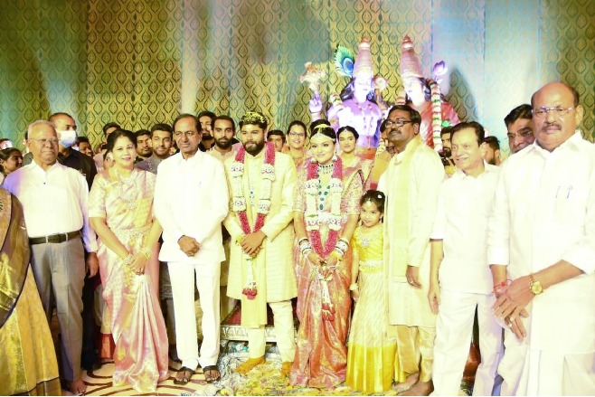 ts cmkcr attends minister puvvada ajay son marriage
