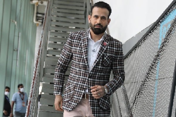 Former Team India cricketer Irphan Pathan fires in Vistara Airlines 