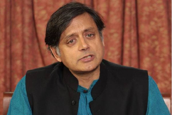 Shashi Tharoor appreciates Khushbu 