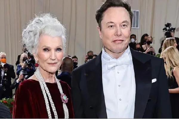 Elon musks mother reveals she sleeps in garage while she visiting her son