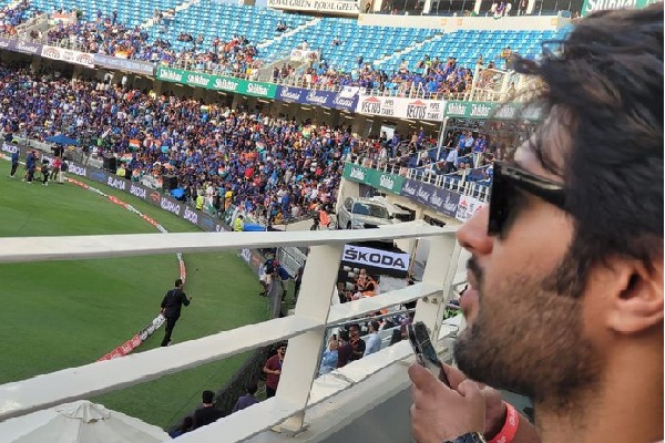 Vijay Devarakonda spotted at Dubai stadium during India and Pakistan match 