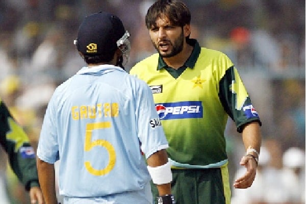 Shahid Afridi claims no one in Indian team likes Gambhir Harbhajan reaction sparks outrage among Indian fans