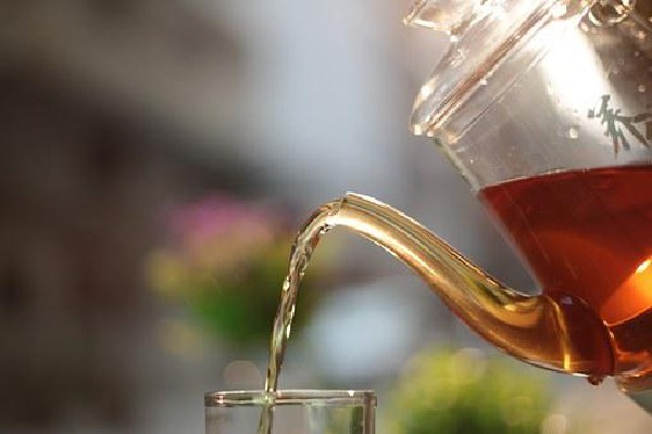 Researchers says lower risk of death with two or more cups black tea every day 