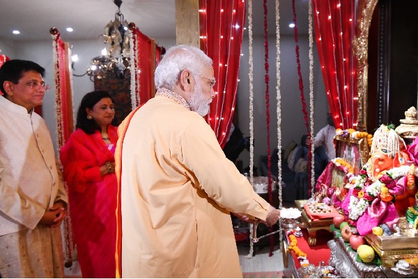 On Ganesh Chaturthi PM Modi performs aarti at Piyush Goyals residence