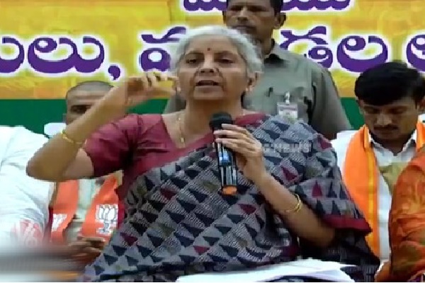 Nirmala Sitharaman criticizes TRS Govt