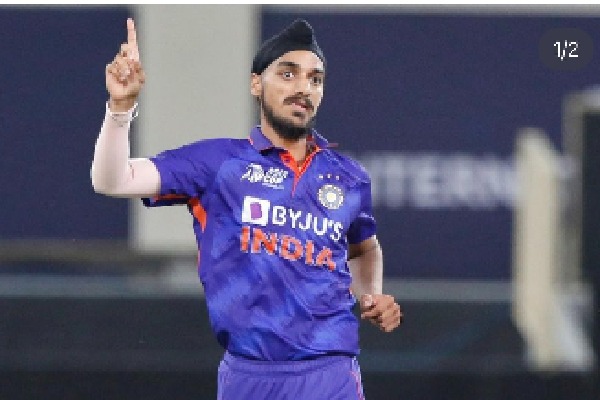 Arshdeep Is Gold Former India Spinner Backs Young Seamer After Dropped Catch vs Pakistan