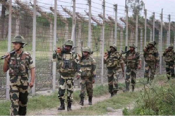 Pakistan violates cease fire pact again along international border in Jammu