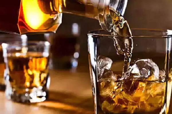 karnataka drunk female teacher bar open in school alone 