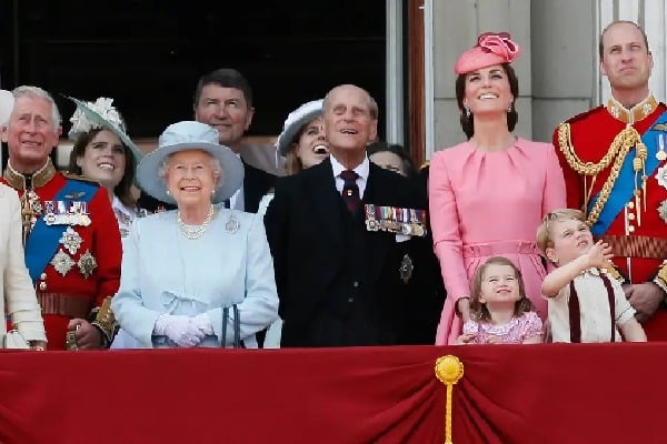 Queen Elizabeth II Leaves Behind Assets Worth 88 Billion dollars Of The Monarchy