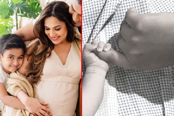 soundarya gives birth to second baby 
