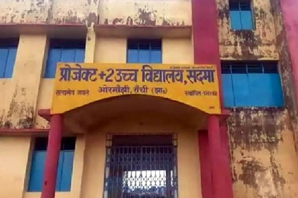 Muslim goons threat to Hindu girls at Ranchi school