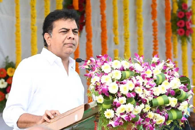 Patel arrived Hyd for merger, now Amit Shah visited to divide Telangana: KTR