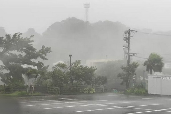 Super Typhoon Nanmadol hits Japan land