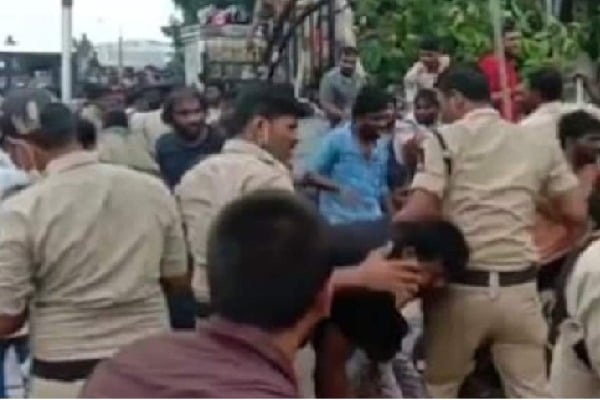 Hyd: 20 hurt including woman in stampede for India-Aus match tickets