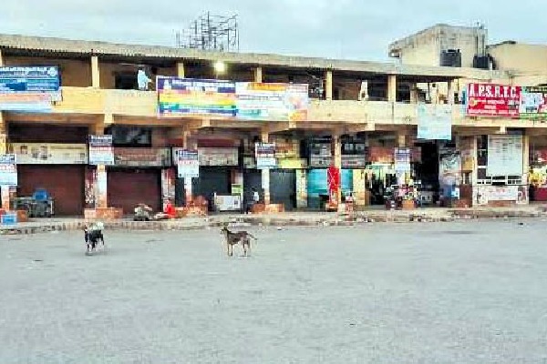 Kadapa old bus stand closed by Municipal Officials