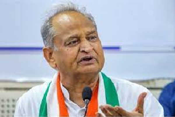 Ashok Gehlot states that no one from gandhi family will contest congress presidential polls