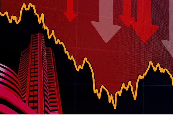 Market crash leaves investors poorer by Rs 7 lakh crore