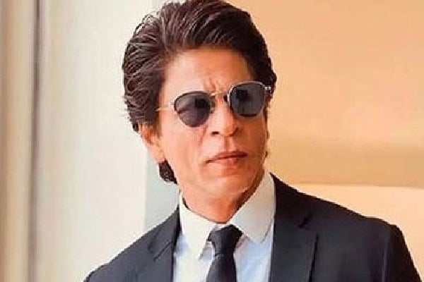 bollywood actor shahrukh khan got relief in supreme court in 2017 Stampede Case