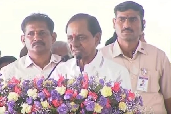 Brickbats followed by bouquets from Union Ministers on Telangana CM: KCR