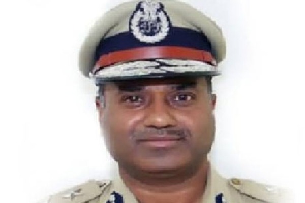 J and K prisons DGP killed in his house Domestic Help in Absconding