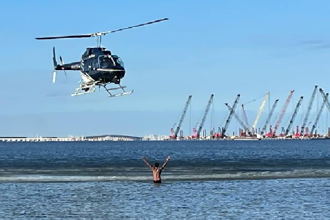 Florida man swims away into sea to avoid arrest