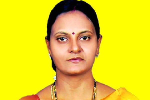 tdp announces gadu chilnni lakshmi kumari as its north andhra graduates mlc candidate