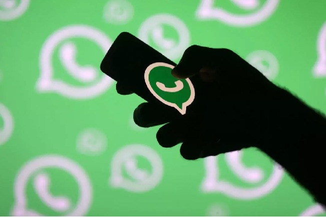 WhatsApp allows some beta testers to add up to 1,024 users to groups