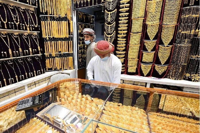How much Gold jewellery you can bring from Dubai without drawing taxmens ire in India