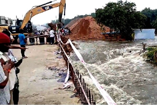 Parts of Anantapur town inundated after heavy rains