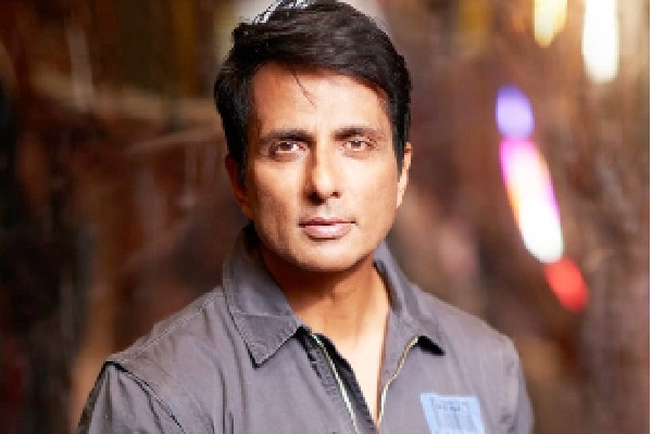On Karwa Chauth day, Sonu Sood decides to open skill centres for women