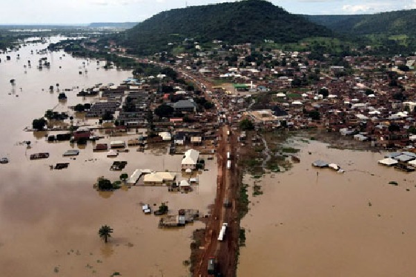 Nigeria Floods Kill Hundreds and Displace Over a Million people