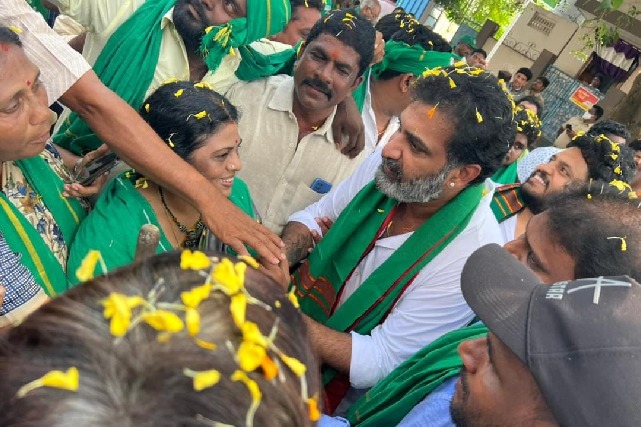 tollywood hero nandamuri tarakaratna participated in amaravati farmers yatra