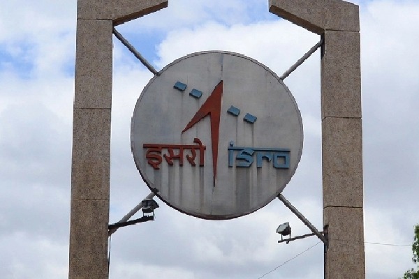ISRO enters into commercial launch market by placing 36 'OneWeb' satellites into orbit