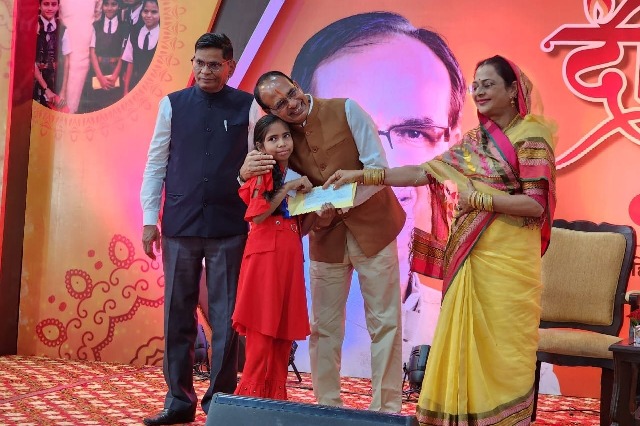 Madhya Pradesh CM Chouhan celebrates Diwali with kids who lost parents to Covid